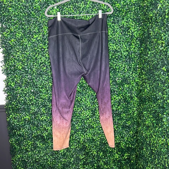 AR-33 alpha high waisted grey and purple ombré legging Sz 3X - Picture 8 of 8